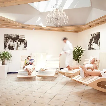 Hotel Albertinum 2*